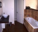 old potter´s inn self catering cottages en-suite bathroom