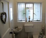 huis dankbaar greyton self catering en-suite bathroom