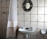 huis dankbaar greyton guest bathroom