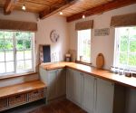 thirteen on vigne greyton self catering dining area